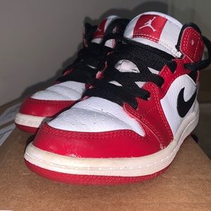 Kids Air Jordan 1 Mid Chicago